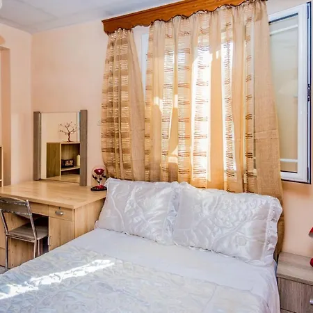 Tselepis House Apartment *