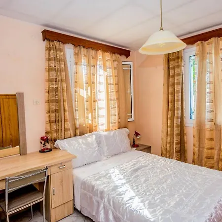 Tselepis House Apartament *